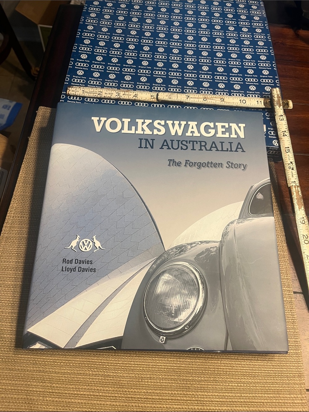 Volkswagen in Australia - 🇦🇺 Blue Hardcover Edition with original VW box